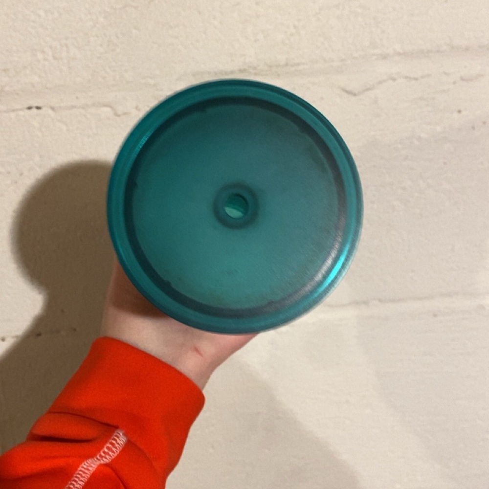 Starbucks cup no straw - Picture 2 of 2